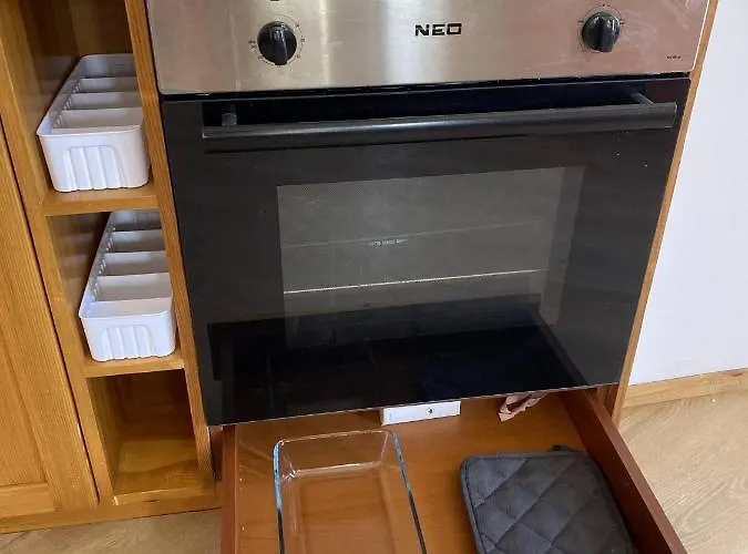 Light One Bed Flat Next To The Lift * 班斯科