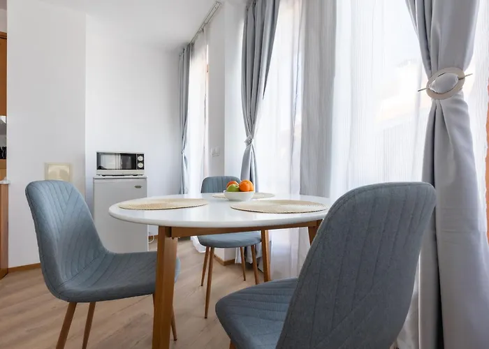 Light One Bed Flat Next To The Lift 公寓 *