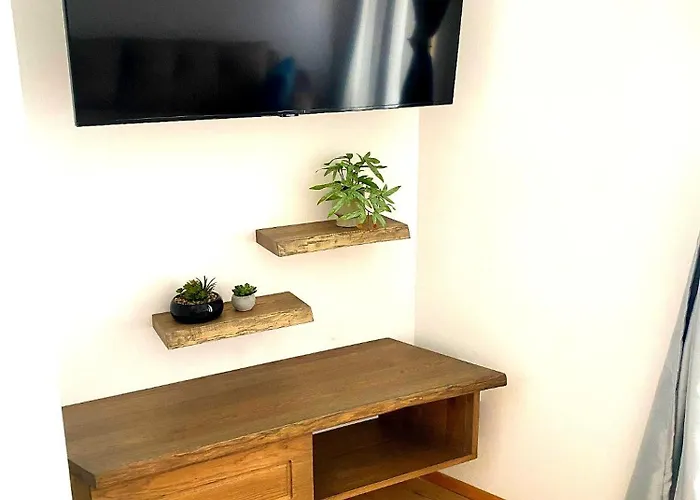 Light One Bed Flat Next To The Lift * 班斯科