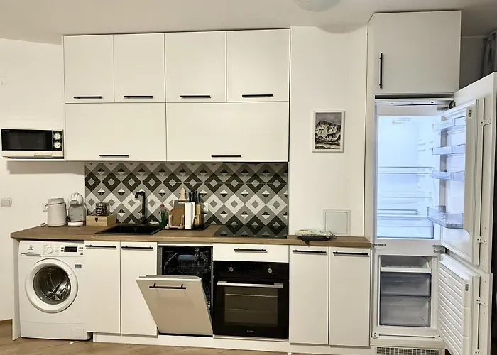 Light One Bed Flat Next To The Lift 公寓