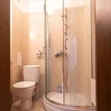 Light One Bed Flat Next To The Lift バンスコ