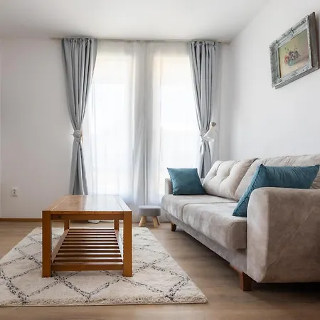 Апартаменты Light One Bed Flat Next To The Lift *