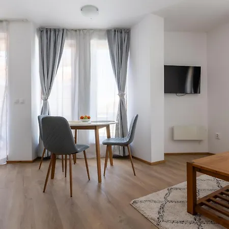 Light One Bed Flat Next To The Lift *