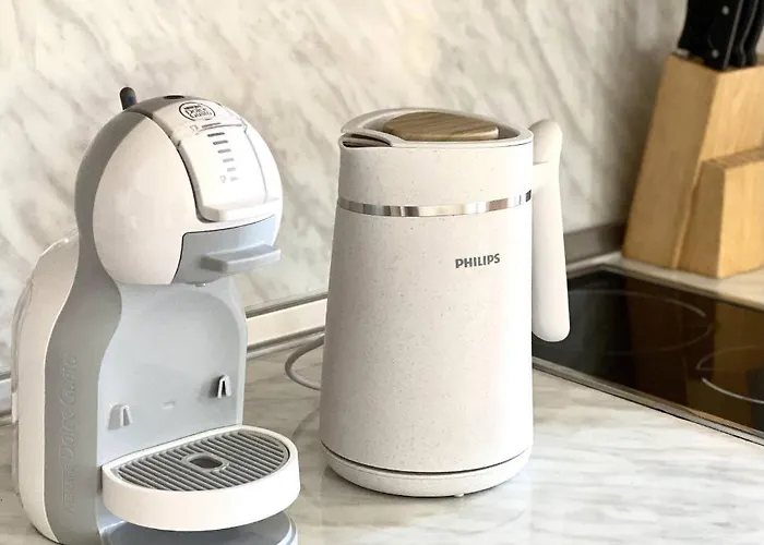 Light One Bed Flat Next To The Lift Apartmán *