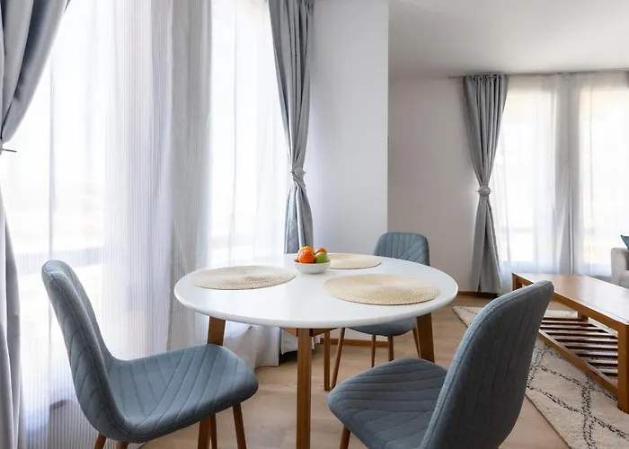 Light One Bed Flat Next To The Lift